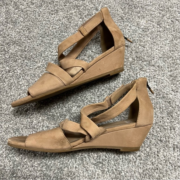 Eileen fisher sandals women’s 9.5 tan leather strappy wedge zip up open toe shoe - Picture 5 of 9
